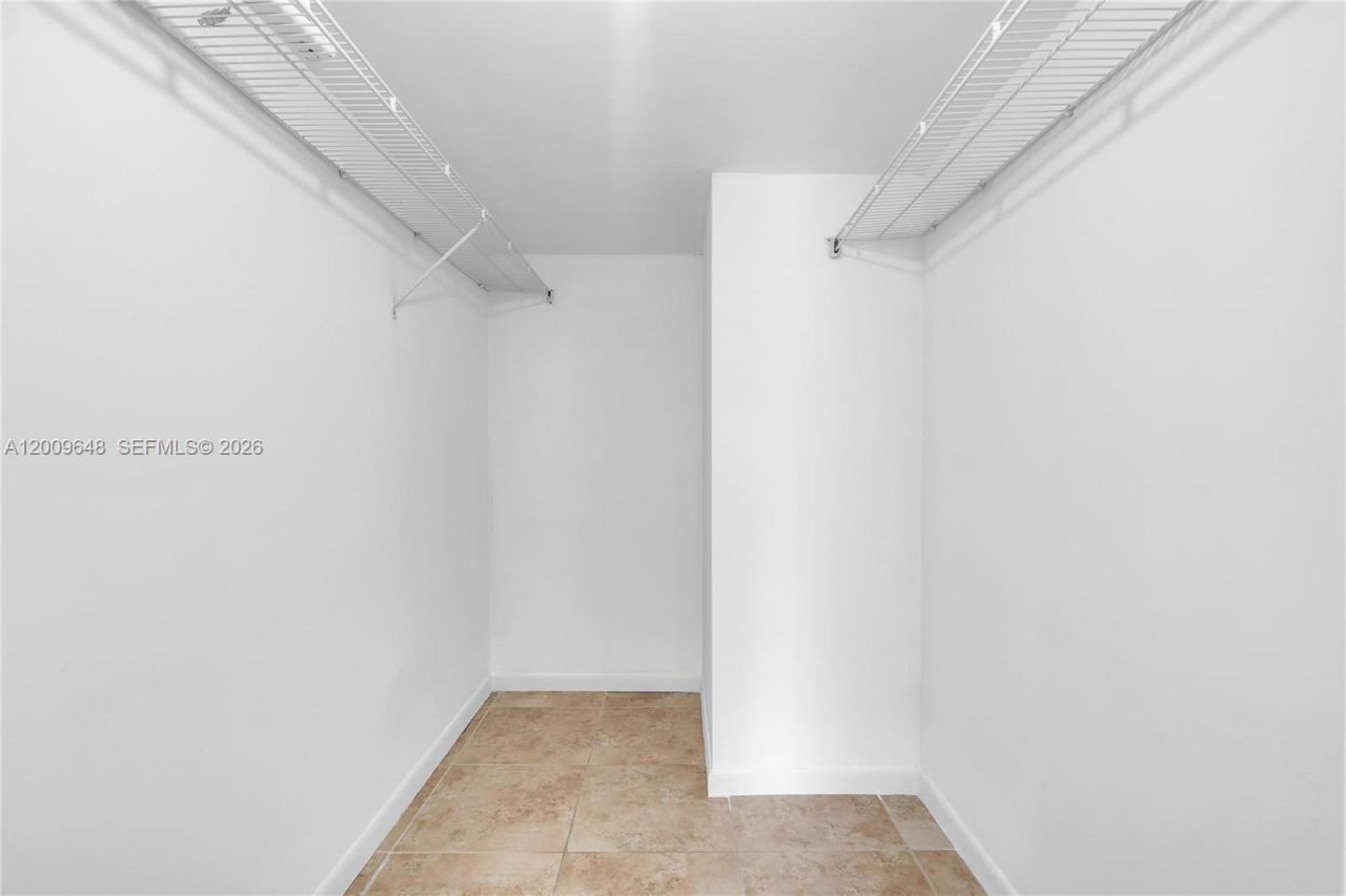 18206 Mediterranean Blvd , Unit 5-21, Hialeah, FL 33015 Photo