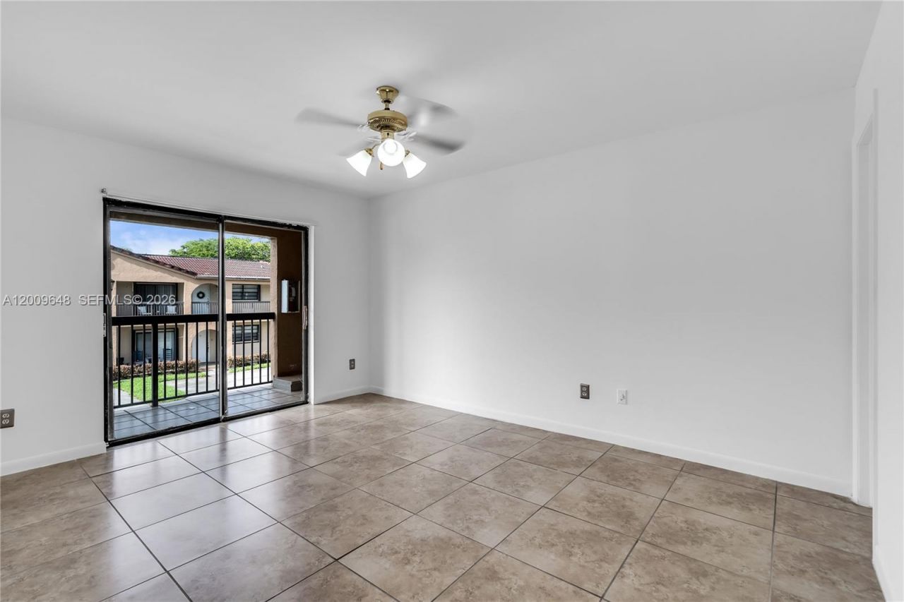 18206 Mediterranean Blvd , Unit 5-21, Hialeah, FL 33015 Photo