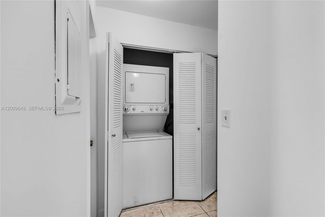 18206 Mediterranean Blvd , Unit 5-21, Hialeah, FL 33015 Photo