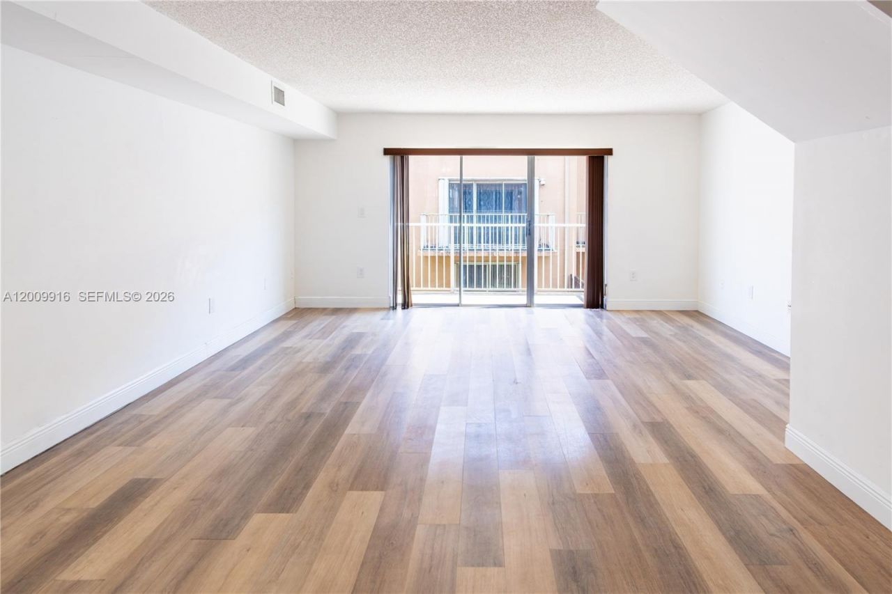 14905 SW 80th St , Unit 212, Miami, FL 33193 Photo