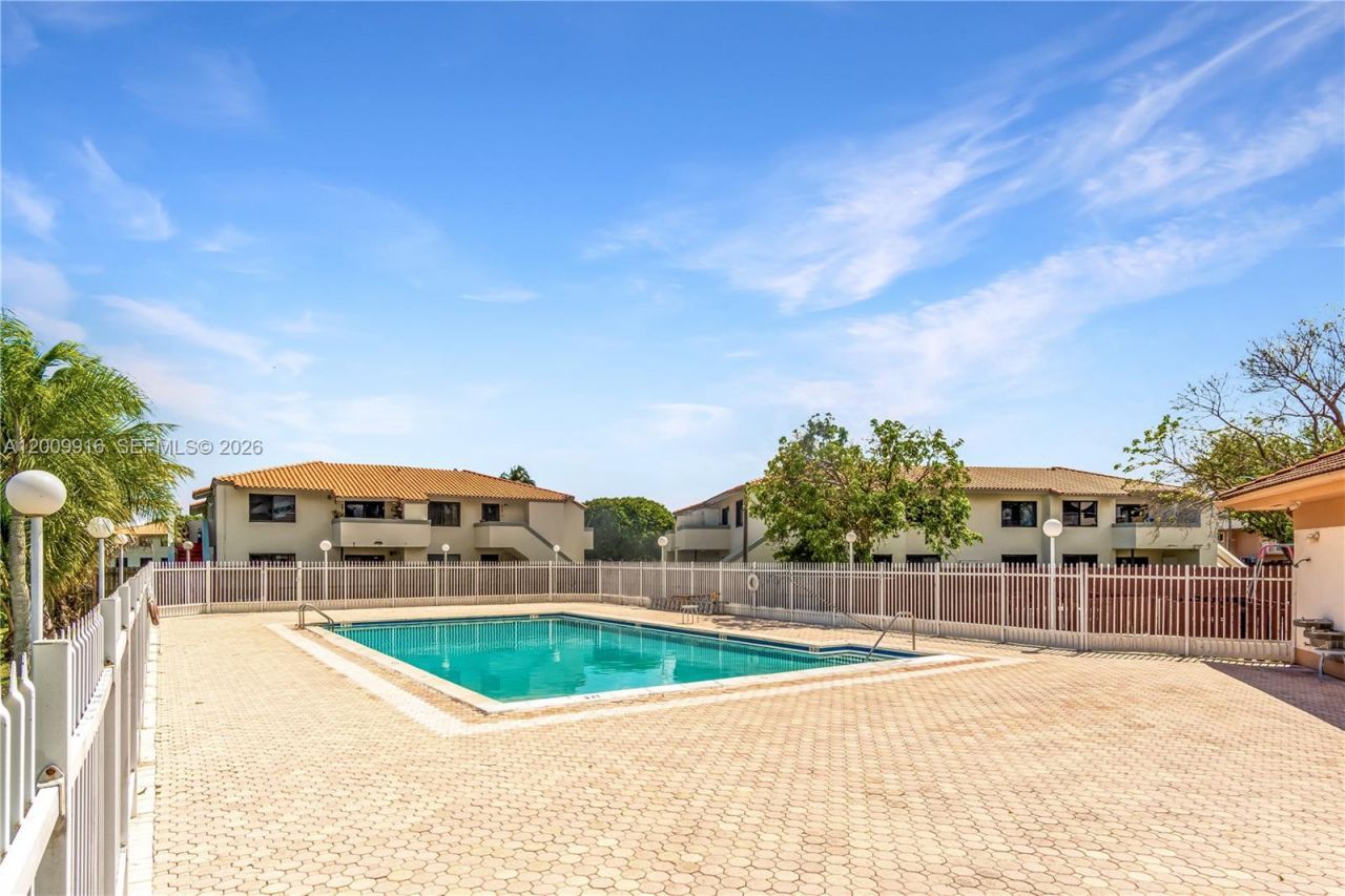 14905 SW 80th St , Unit 212, Miami, FL 33193 Photo