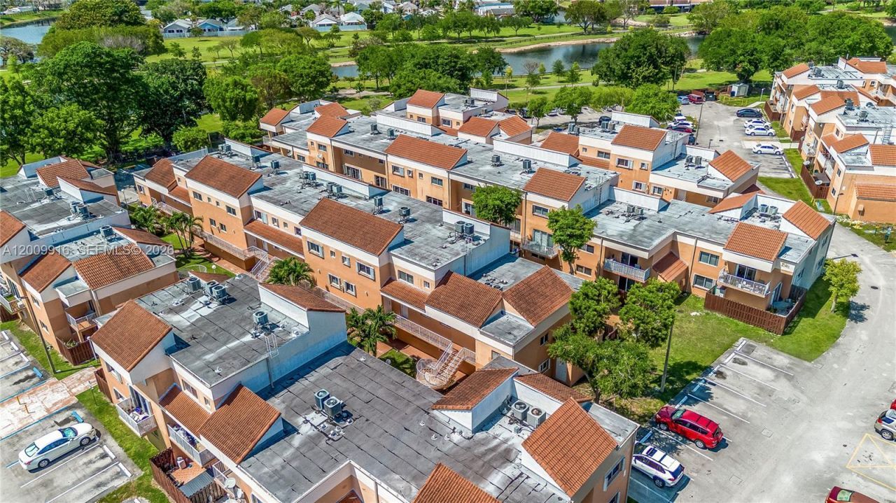 14905 SW 80th St , Unit 212, Miami, FL 33193 Photo