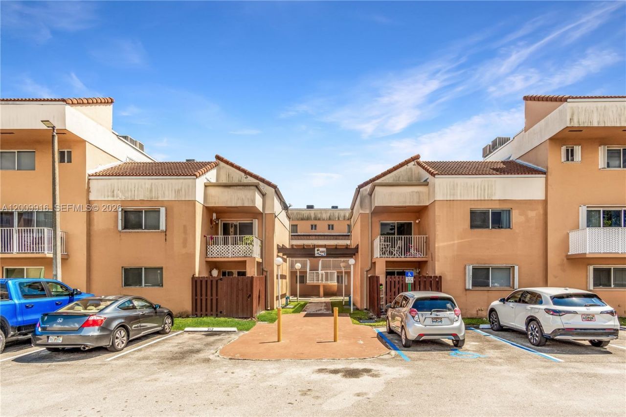 14905 SW 80th St , Unit 212, Miami, FL 33193 Photo