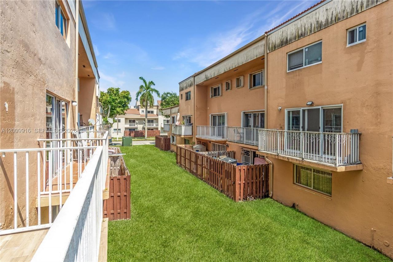 14905 SW 80th St , Unit 212, Miami, FL 33193 Photo