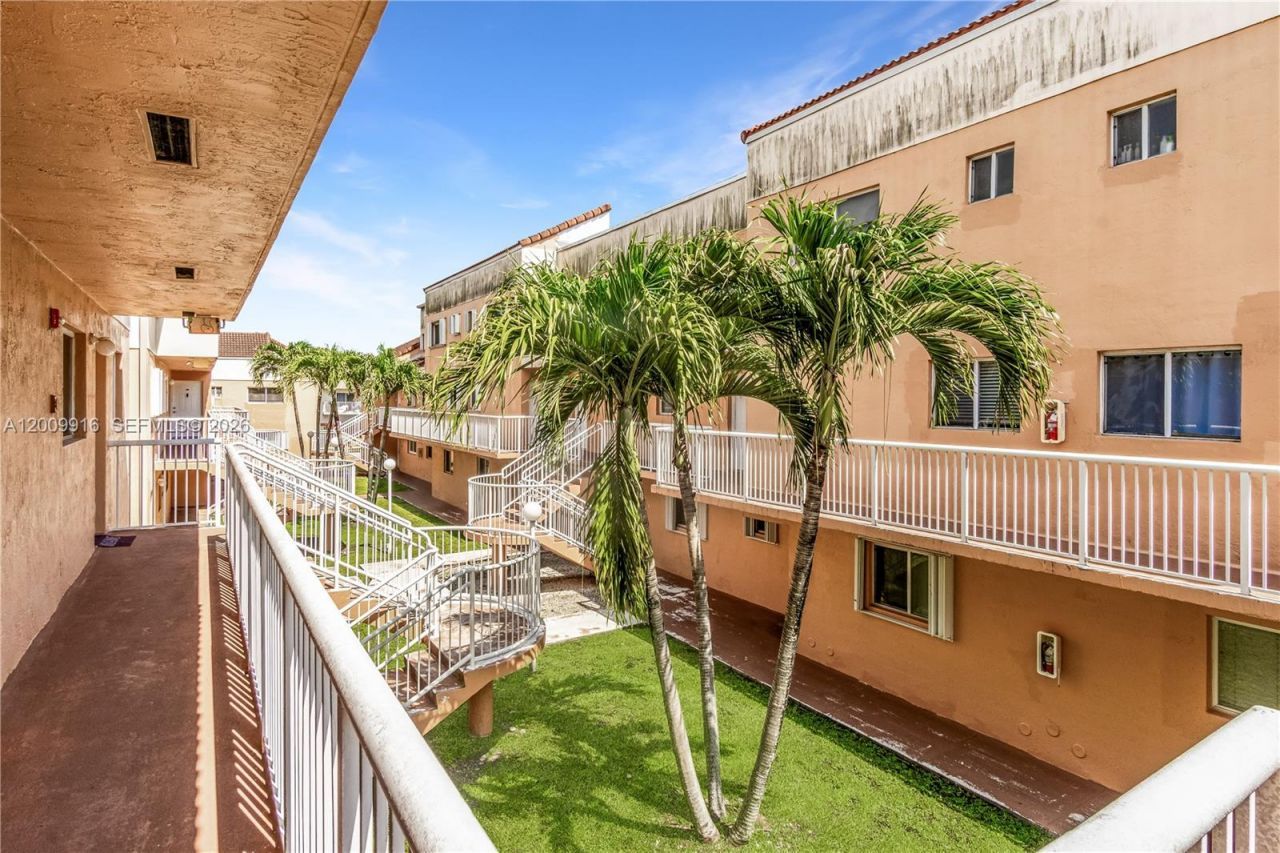 14905 SW 80th St , Unit 212, Miami, FL 33193 Photo