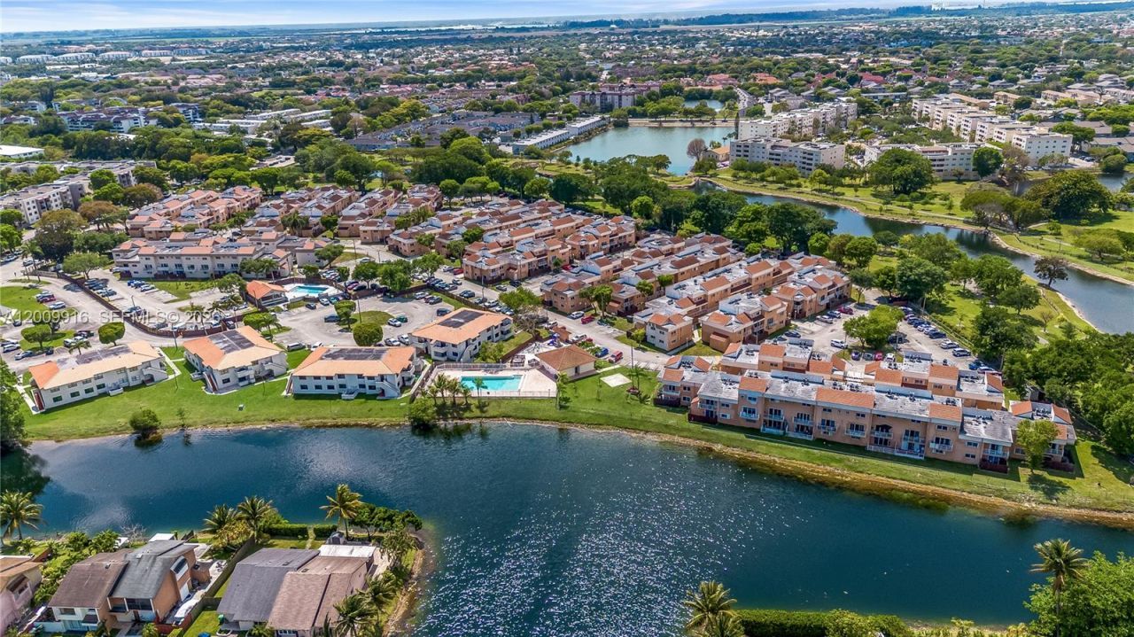 14905 SW 80th St , Unit 212, Miami, FL 33193 Photo