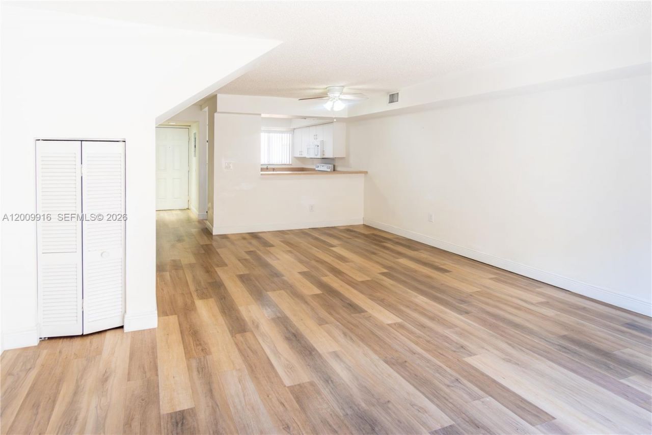 14905 SW 80th St , Unit 212, Miami, FL 33193 Photo