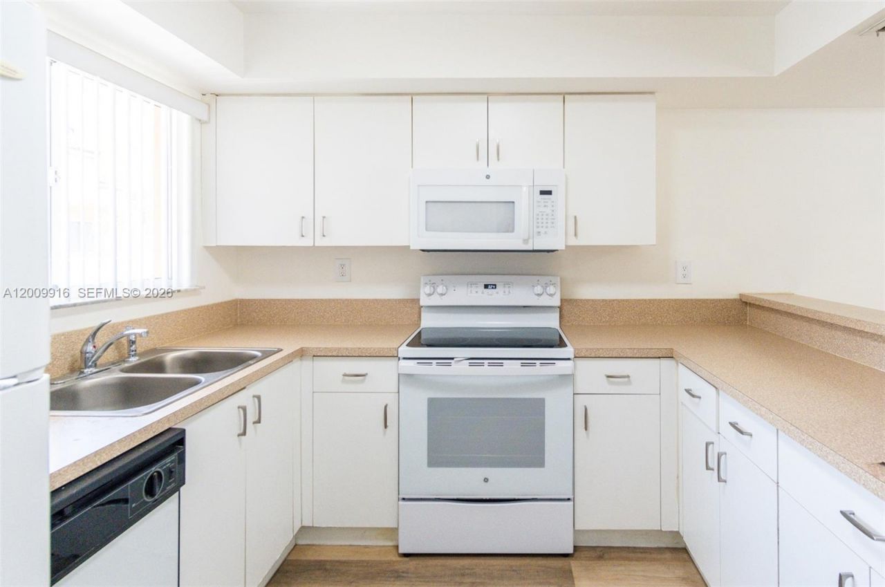 14905 SW 80th St , Unit 212, Miami, FL 33193 Photo