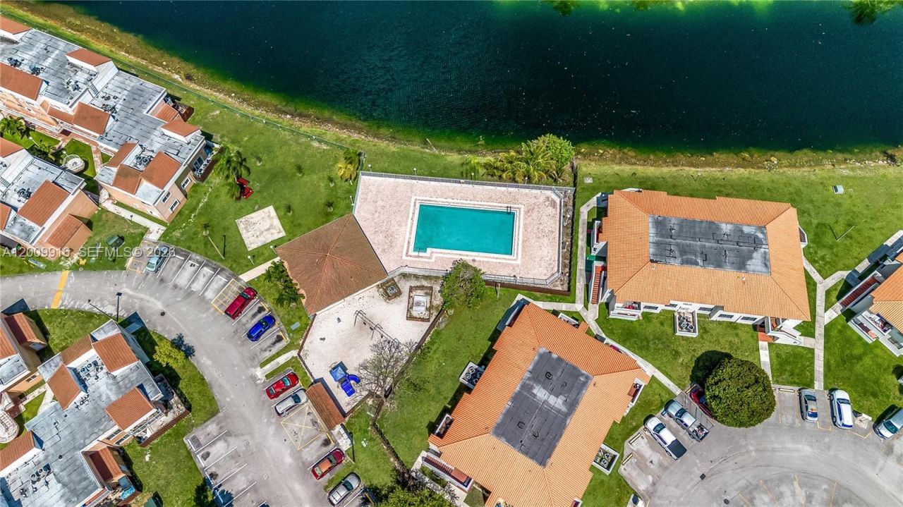 14905 SW 80th St , Unit 212, Miami, FL 33193 Photo