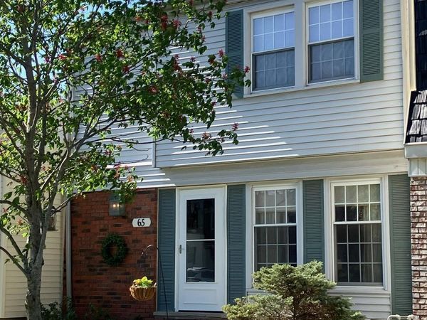 65 CARRIAGE HILL Street, Macomb, IL 61455