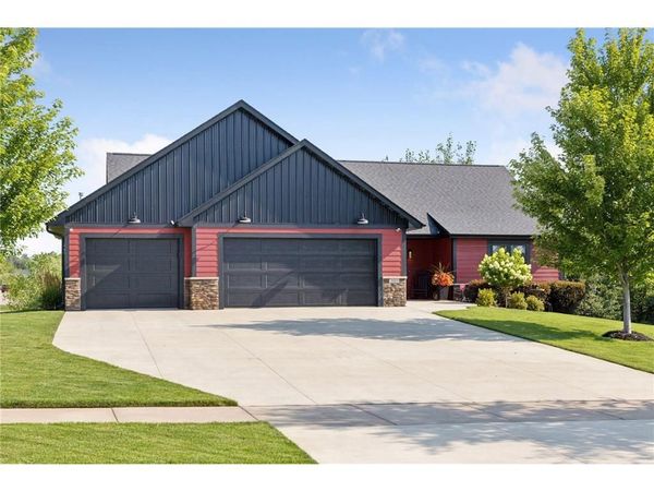 203 Vista Circle, River Falls, WI 54022