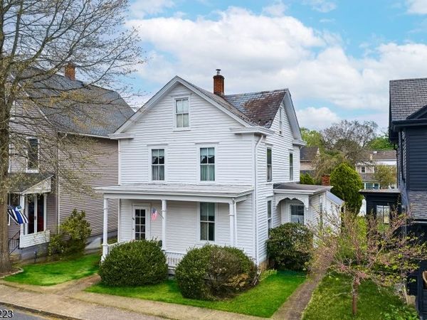 20 Maple St, Milford, NJ 08848
