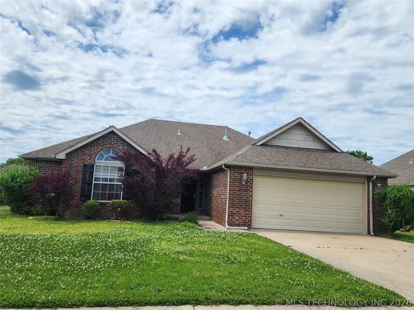 8908 N 153rd East Avenue , Owasso, OK 74055