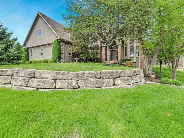 19212 W 64th Terrace, Shawnee, KS 66218