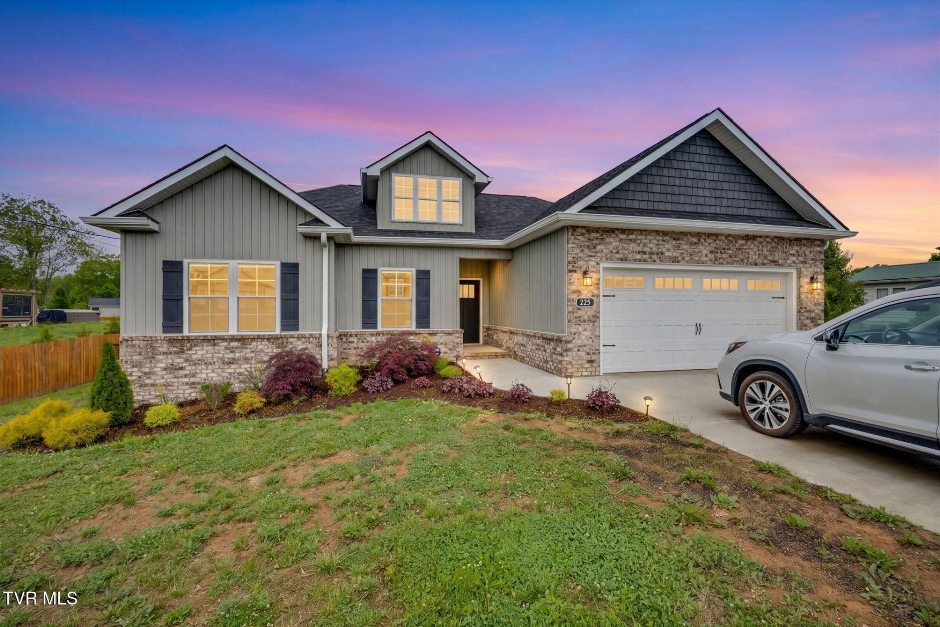 225 Old Stage Road, Johnson City, TN 37615 Main Photo