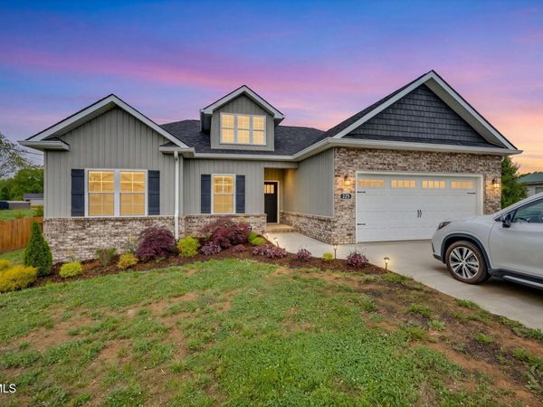 225 Old Stage Road, Johnson City, TN 37615