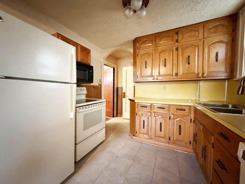 442 Larcomb Avenue, Columbus, OH 43223 Photo 6
