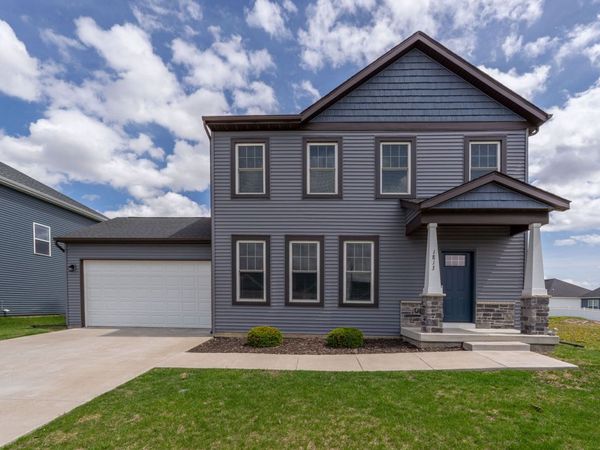 1813 S 5th Street , Eldridge, IA 52748