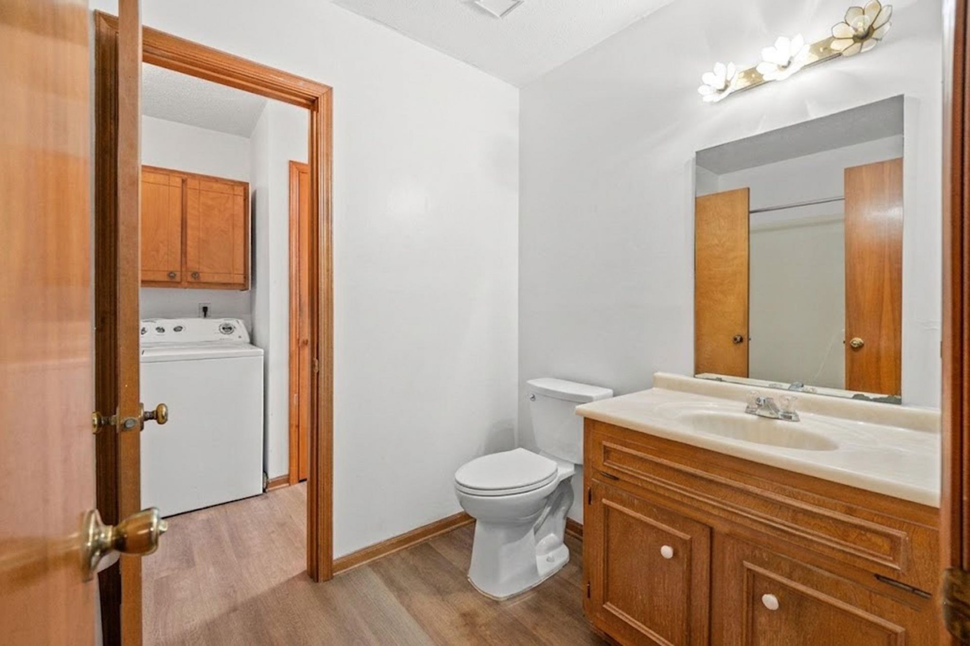 887 Pinner Pl.  Photo 10