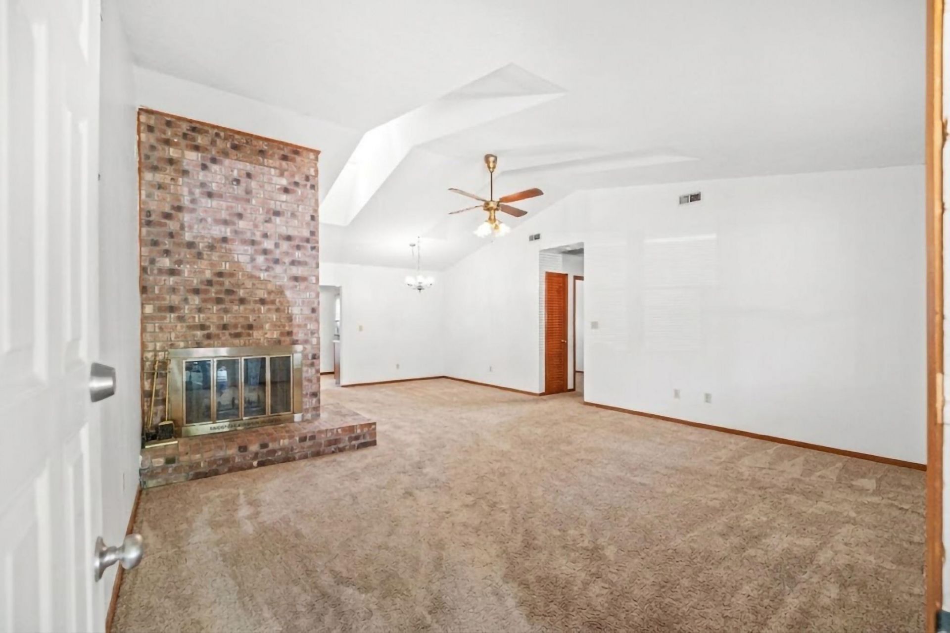 887 Pinner Pl.  Photo 14