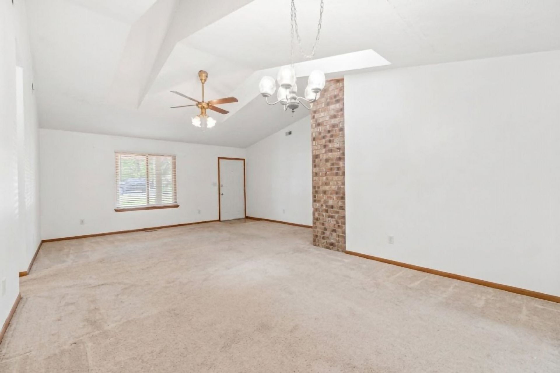 887 Pinner Pl.  Photo 15