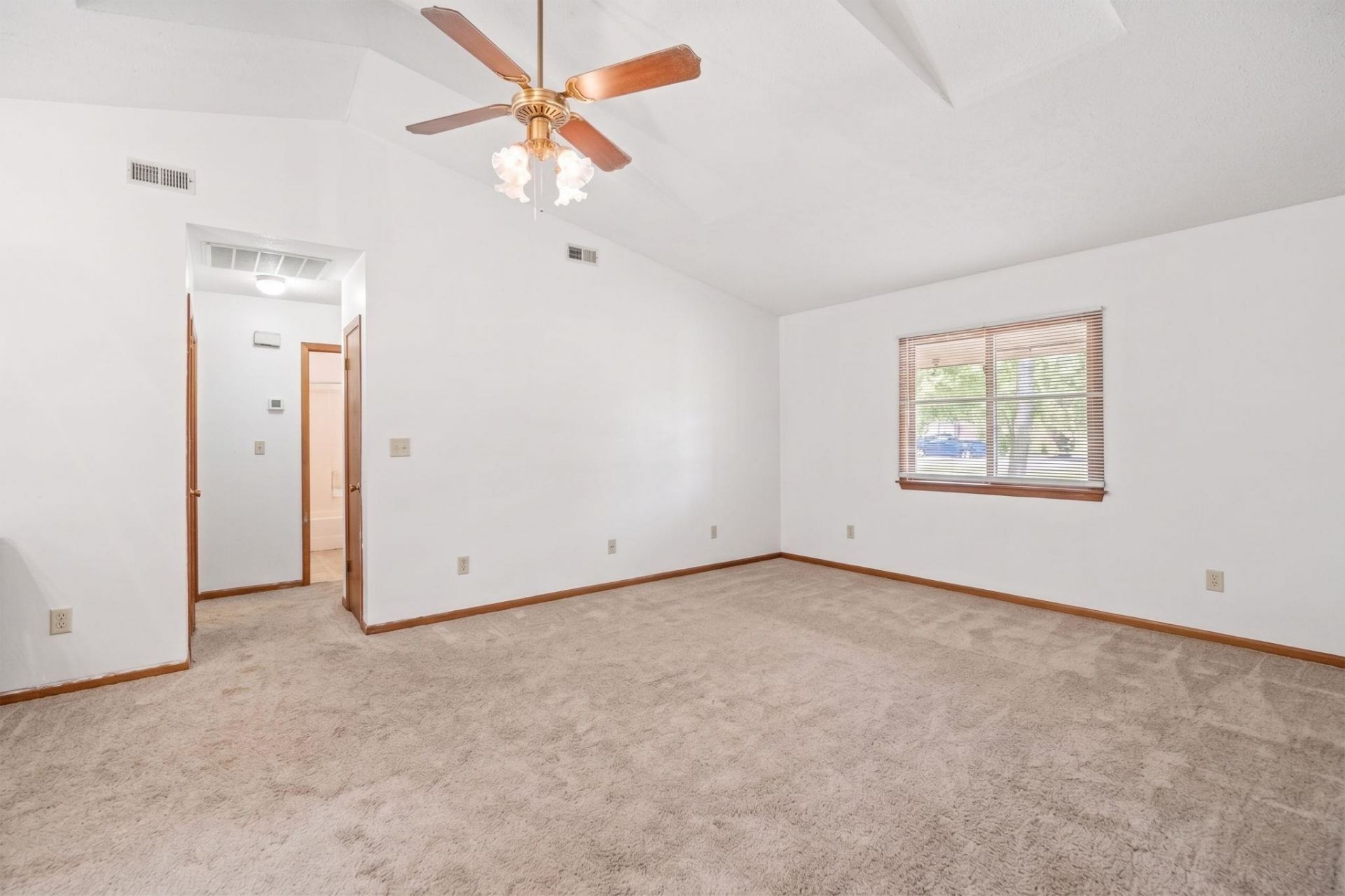 887 Pinner Pl.  Photo 16