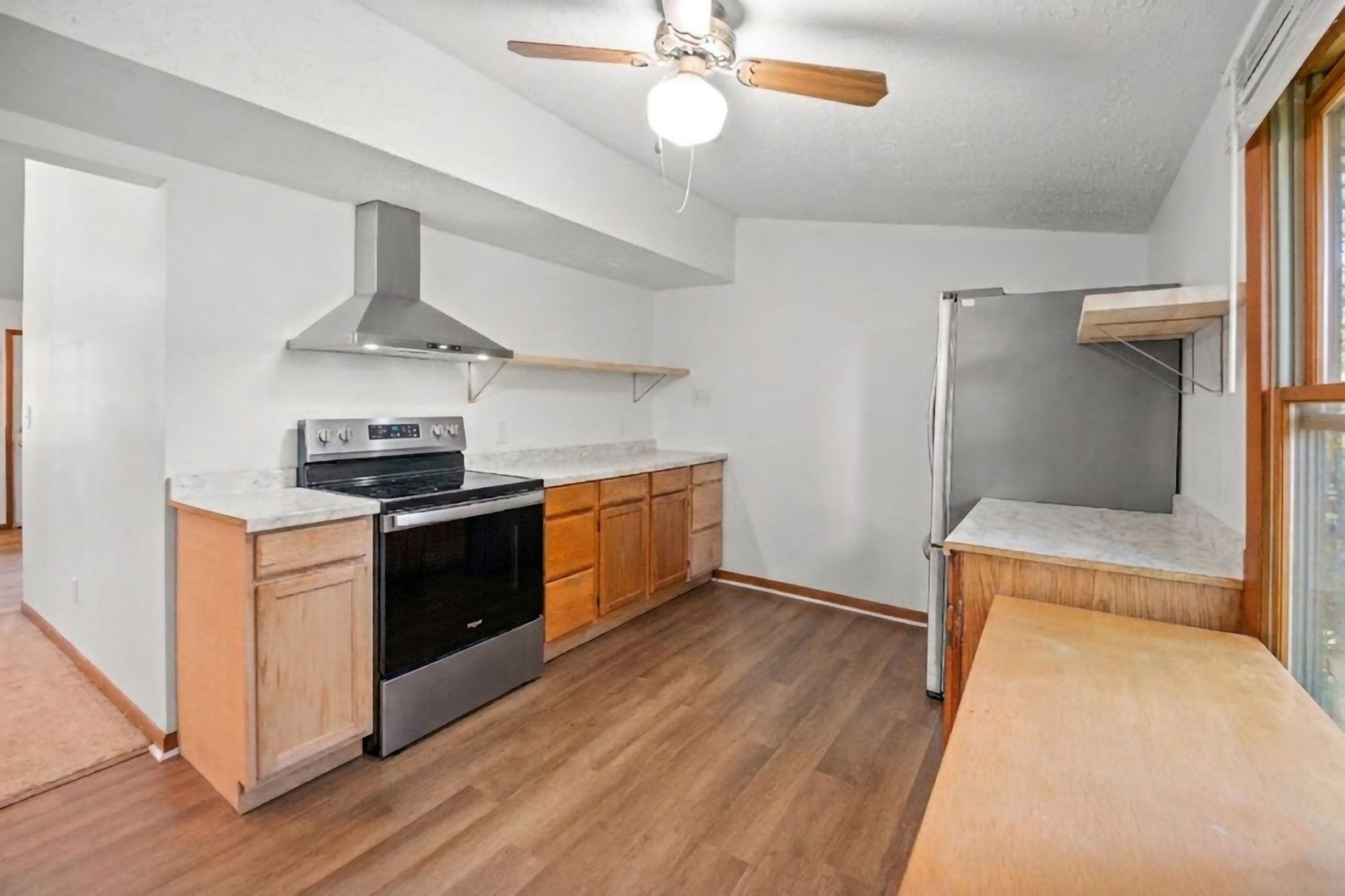 887 Pinner Pl.  Photo 18
