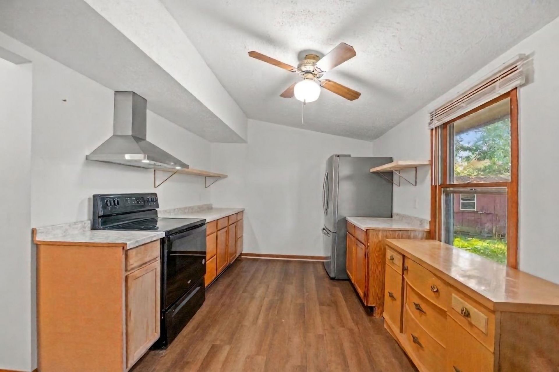 887 Pinner Pl.  Photo 19