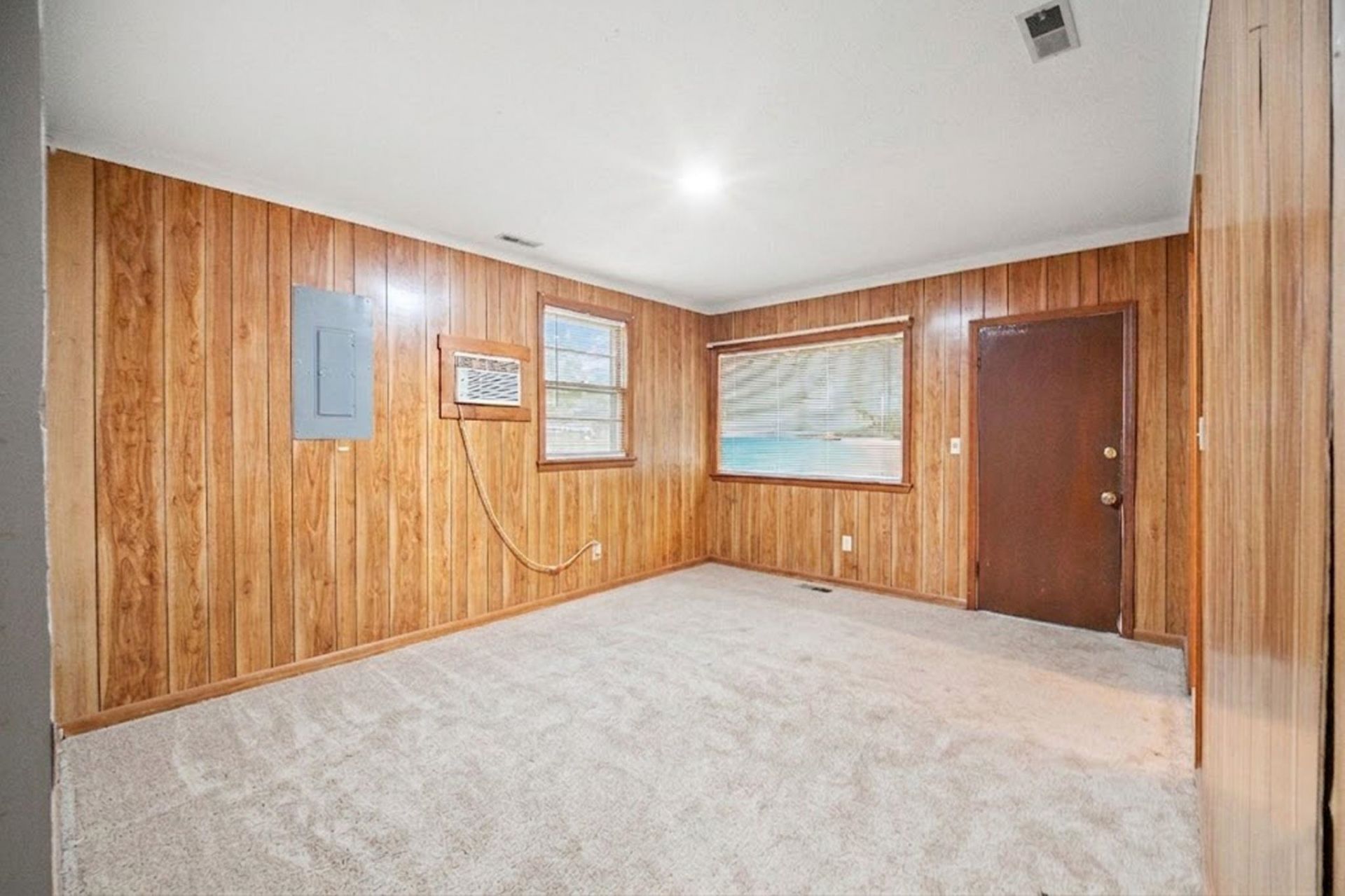 887 Pinner Pl.  Photo 4