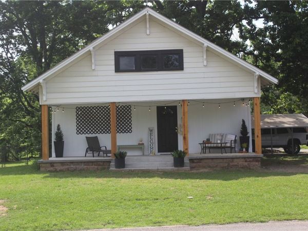 1113 N College Street , Clarksville, AR 72830