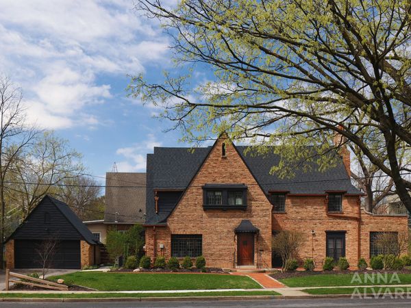 245 Briarwood Avenue SE, East Grand Rapids, MI 49506