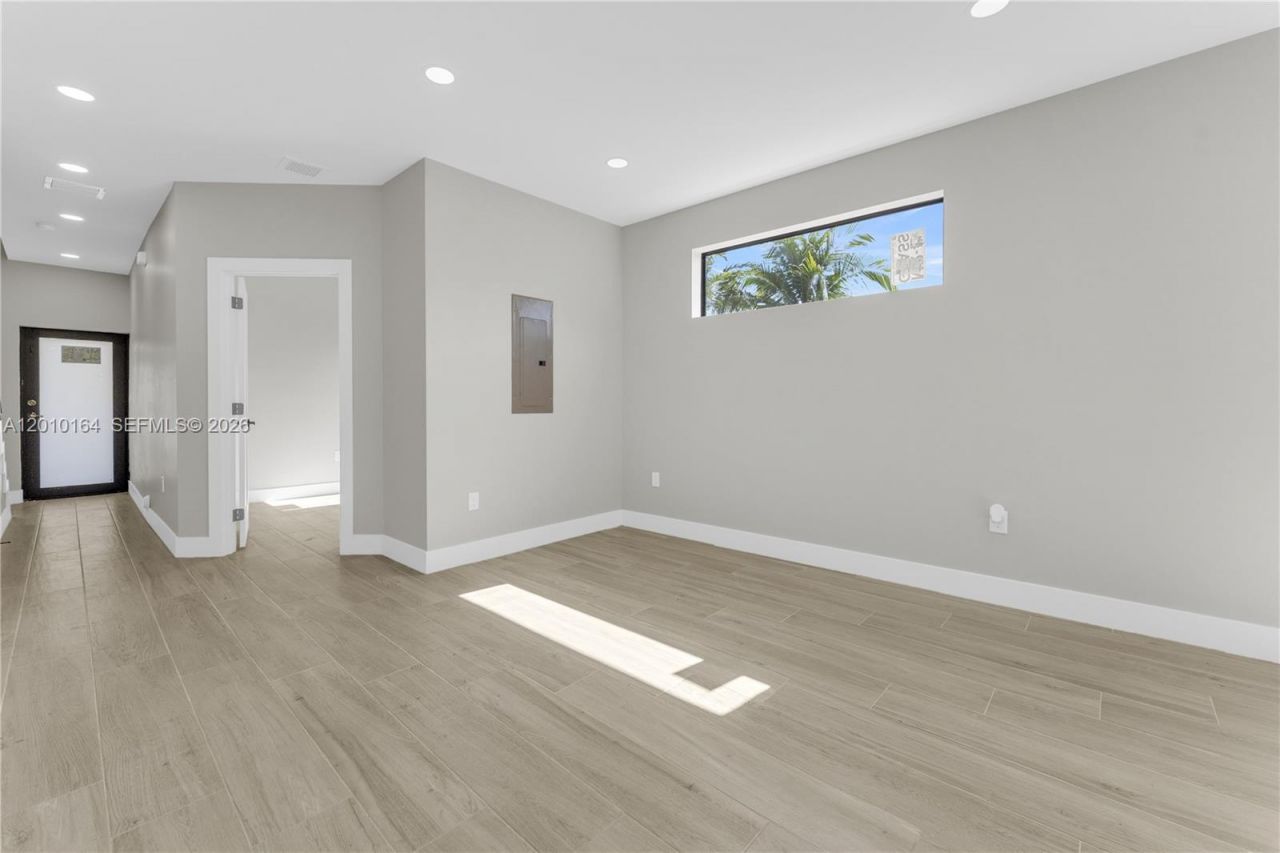 1816 NW 49th St, Miami, FL 33142 Photo