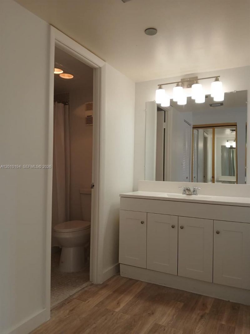 1300 Saint Charles Pl, Unit 222, Pembroke Pines, FL 33026 Photo