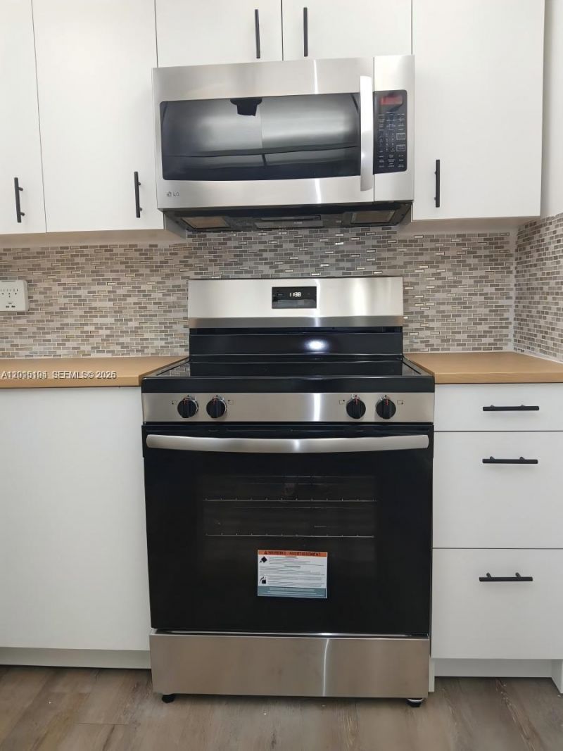 1300 Saint Charles Pl, Unit 222, Pembroke Pines, FL 33026 Photo