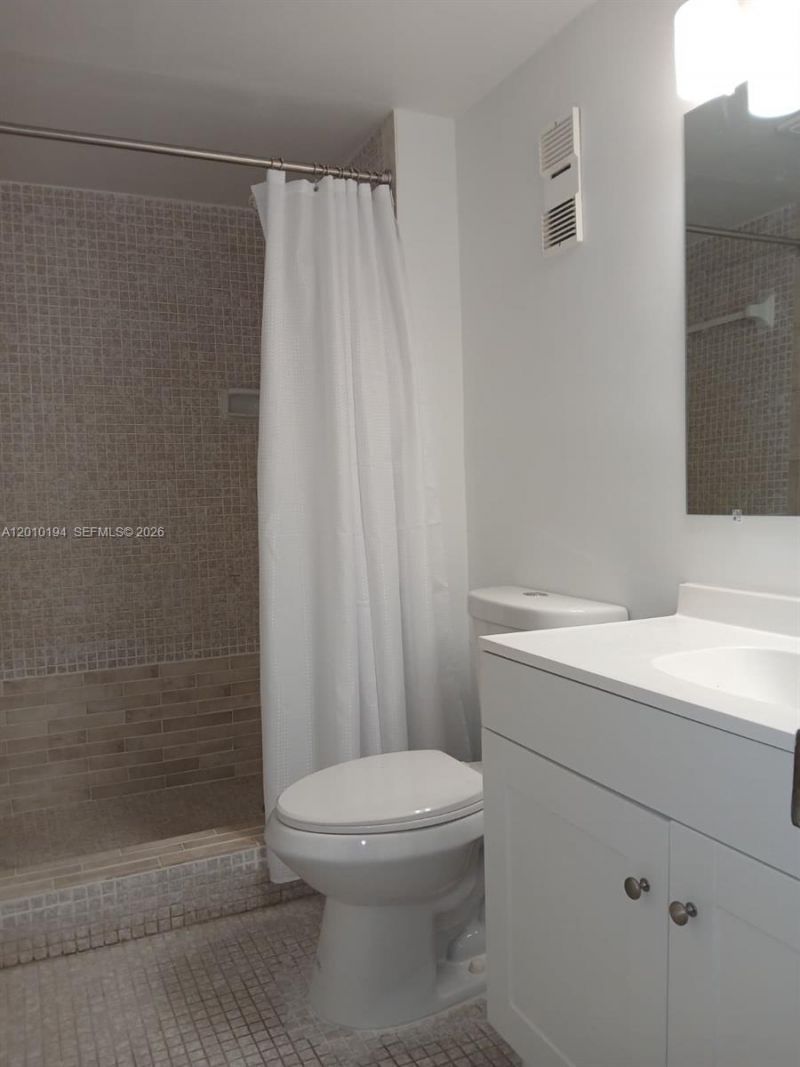1300 Saint Charles Pl, Unit 222, Pembroke Pines, FL 33026 Photo