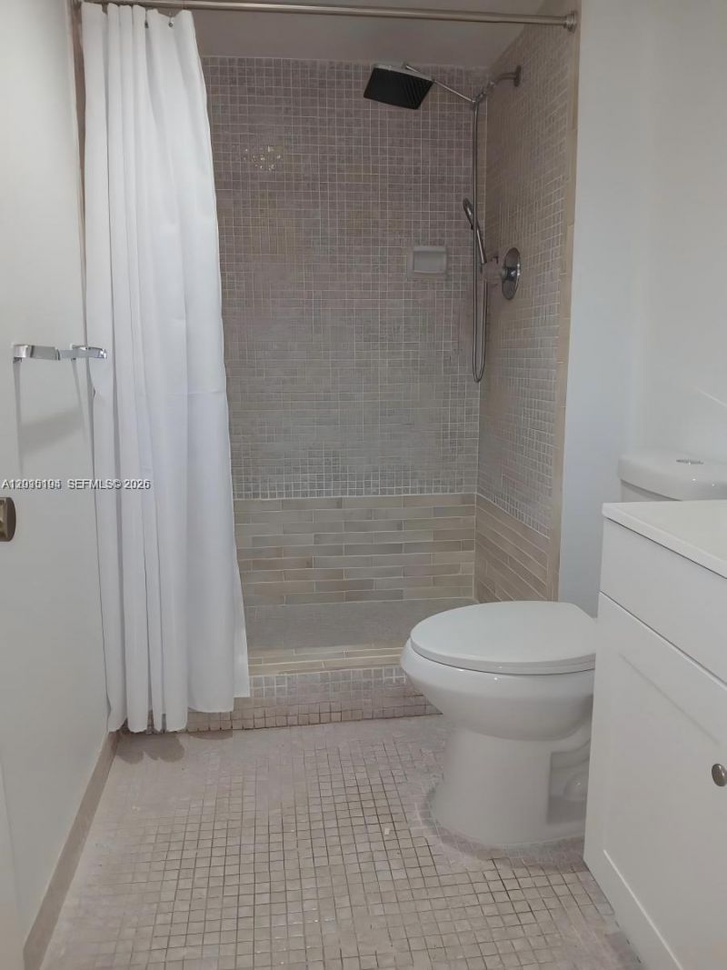 1300 Saint Charles Pl, Unit 222, Pembroke Pines, FL 33026 Photo