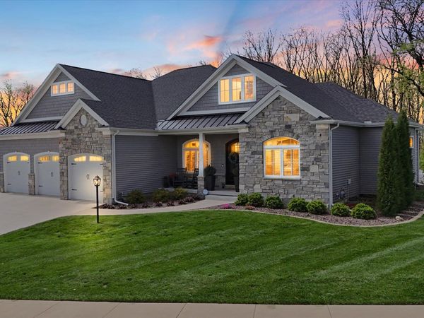 1309 Briarwood Lane, Mahomet, IL 61853