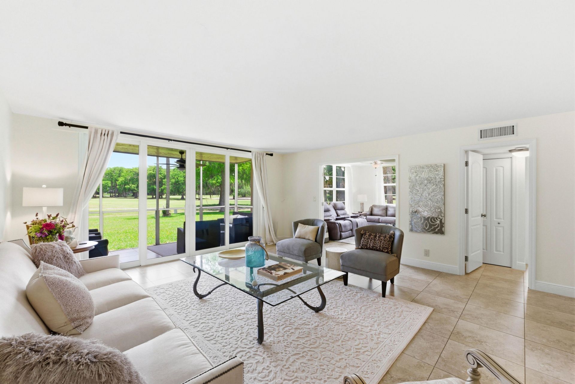 3800 Oaks Clubhouse Drive, Unit 106, Pompano Beach, FL 33069 Photo