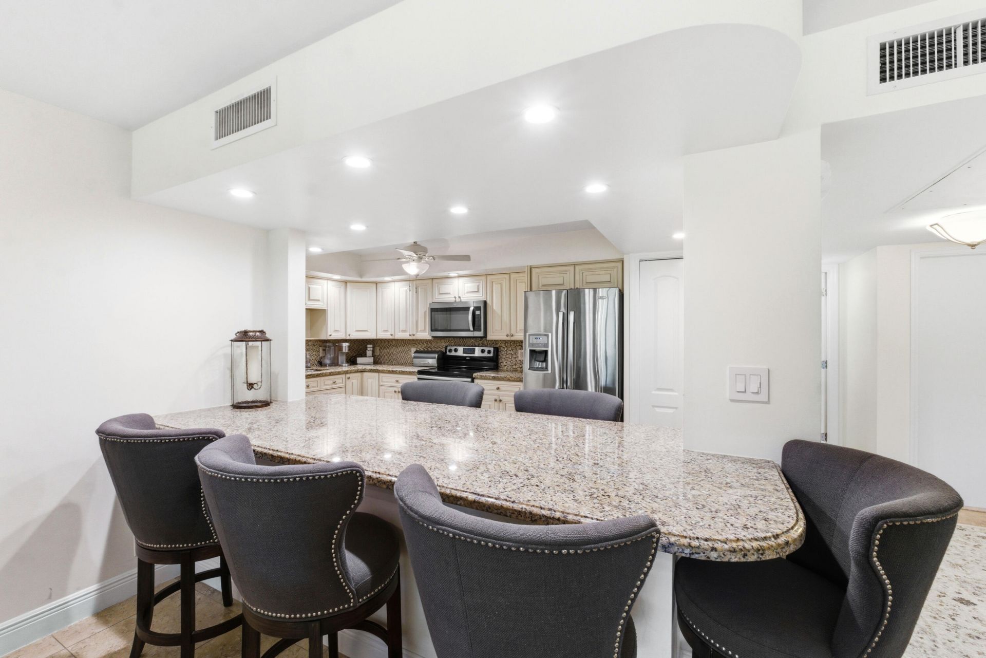 3800 Oaks Clubhouse Drive, Unit 106, Pompano Beach, FL 33069 Photo