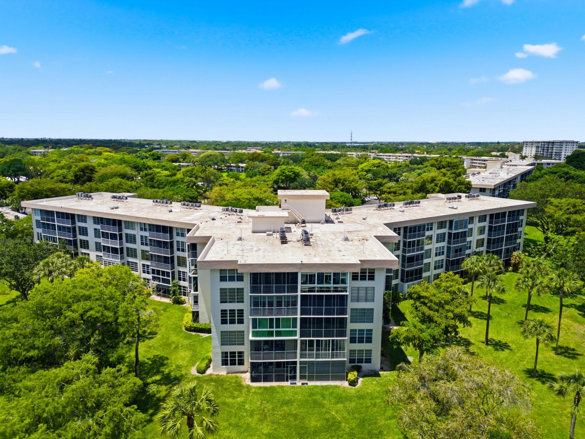 3800 Oaks Clubhouse Drive, Unit 106, Pompano Beach, FL 33069 Photo