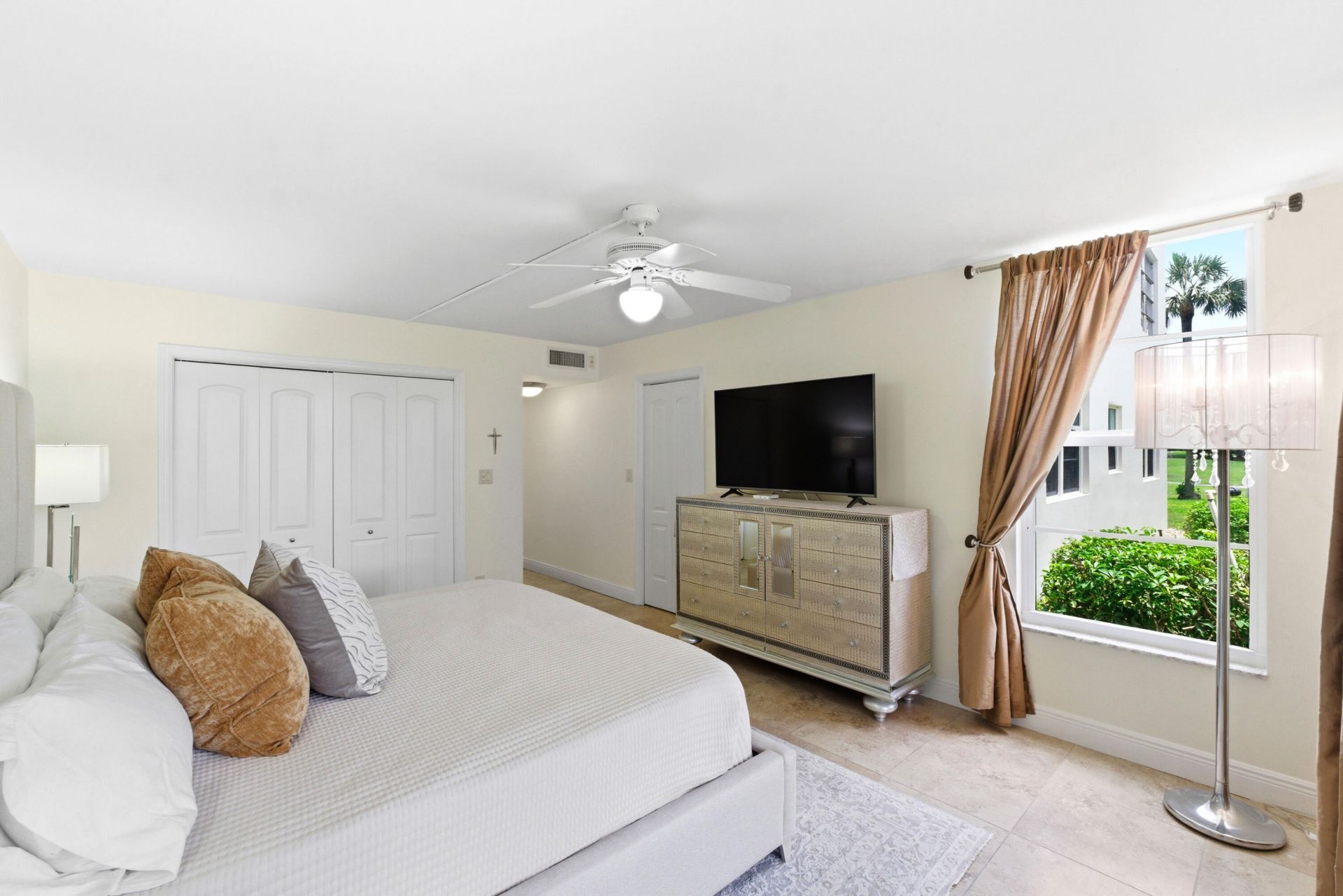 3800 Oaks Clubhouse Drive, Unit 106, Pompano Beach, FL 33069 Photo