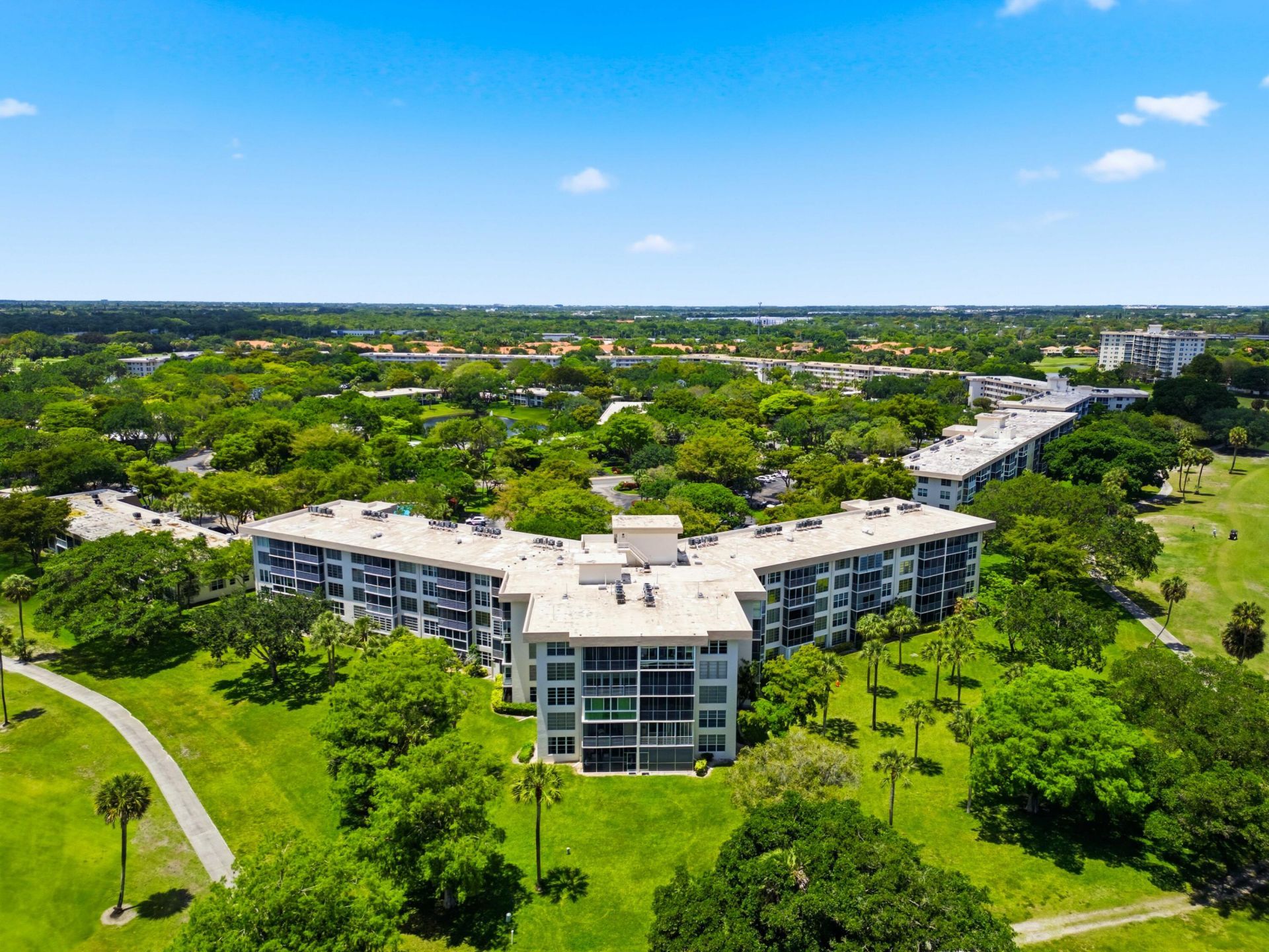 3800 Oaks Clubhouse Drive, Unit 106, Pompano Beach, FL 33069 Photo