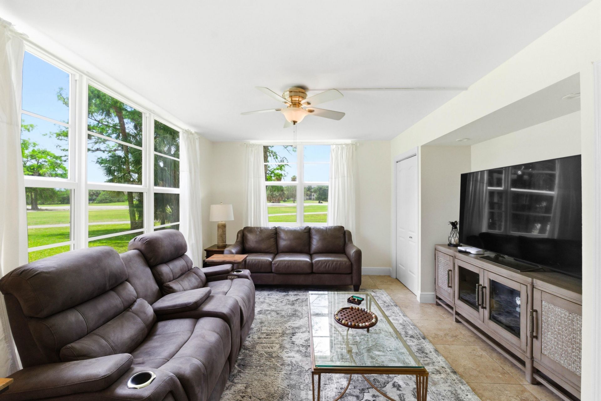 3800 Oaks Clubhouse Drive, Unit 106, Pompano Beach, FL 33069 Photo