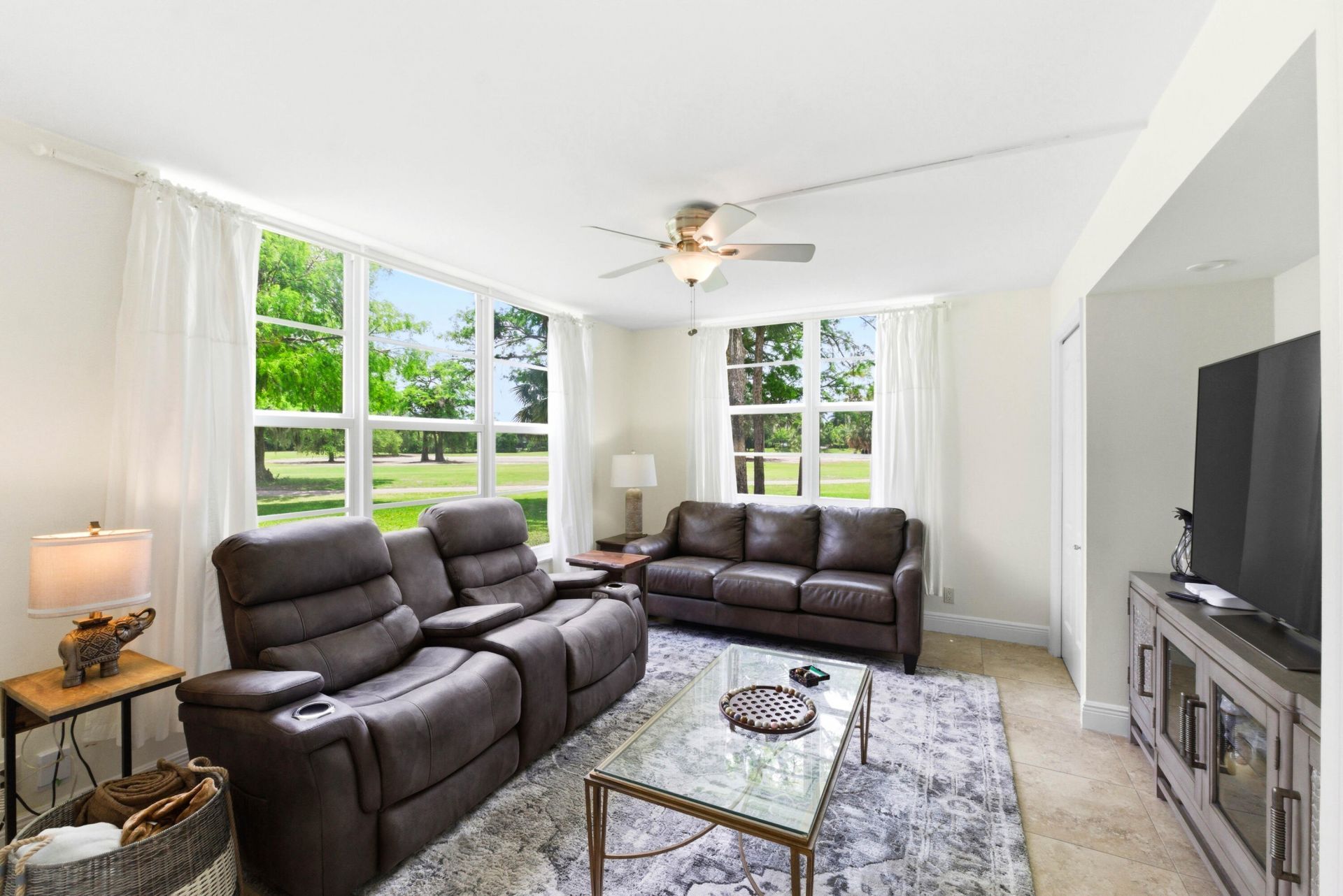 3800 Oaks Clubhouse Drive, Unit 106, Pompano Beach, FL 33069 Photo