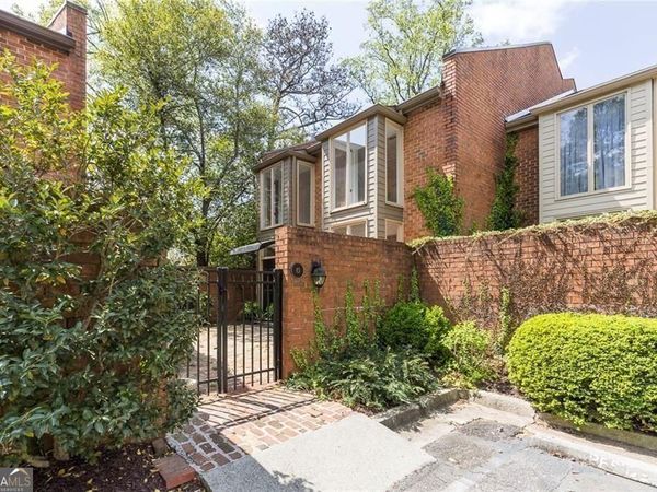 49 Willow Glen, Sandy Springs, GA 30342