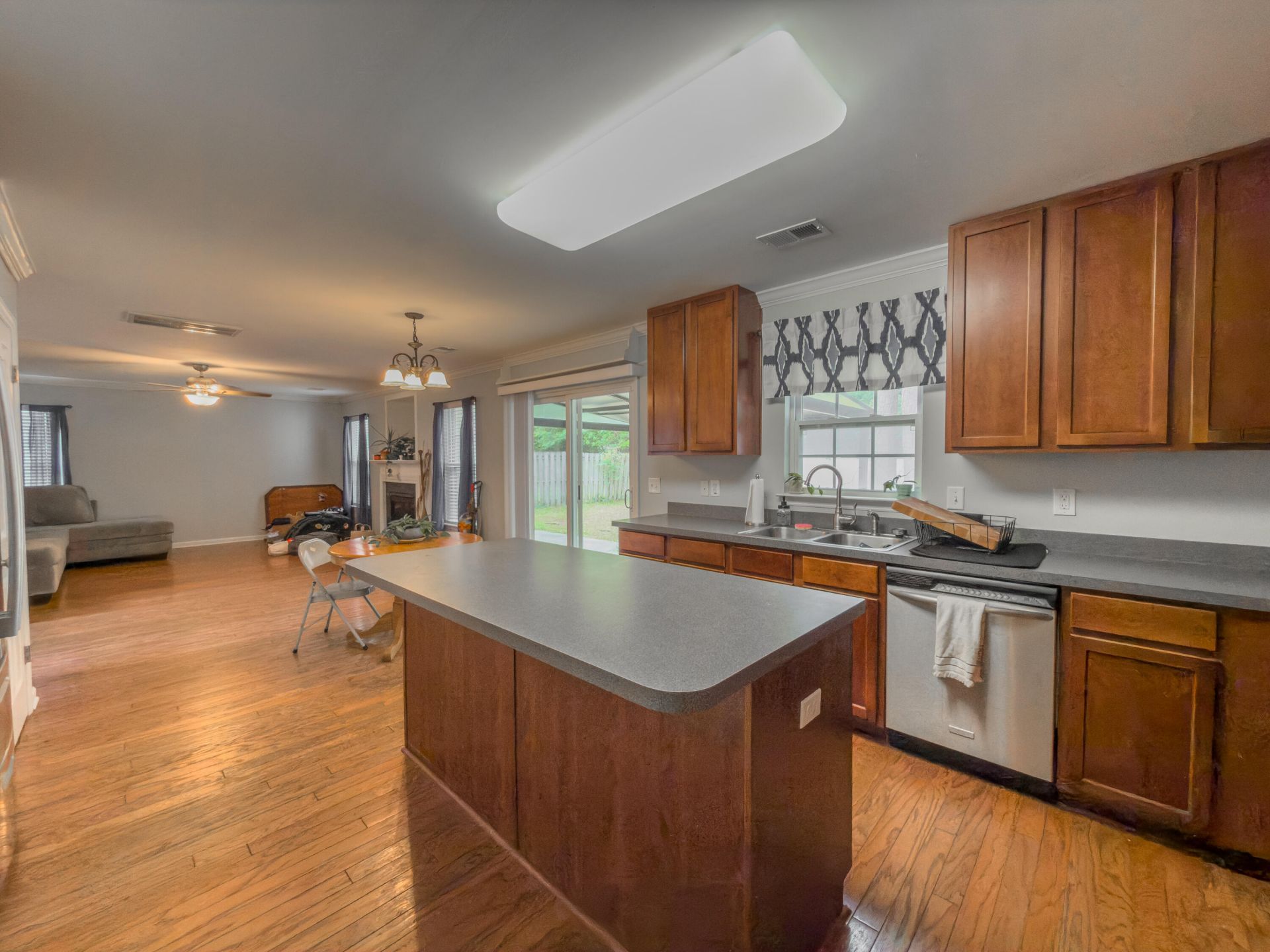 127 Towering Pine Drive Photo 7