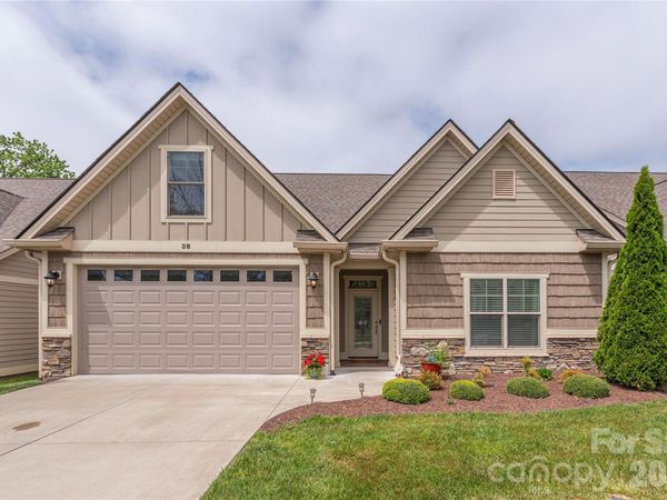 38 River Bend Lane, Fletcher, NC 28732
