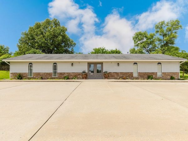 125 W Clark Street , Harrisburg, IL 62946