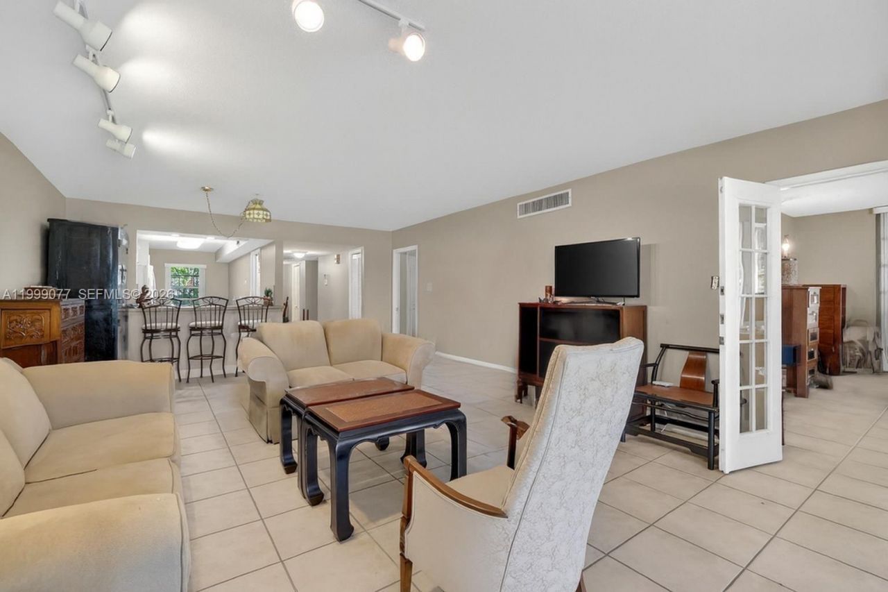 823 Cypress Blvd, Unit 104, Pompano Beach, FL 33069 Photo