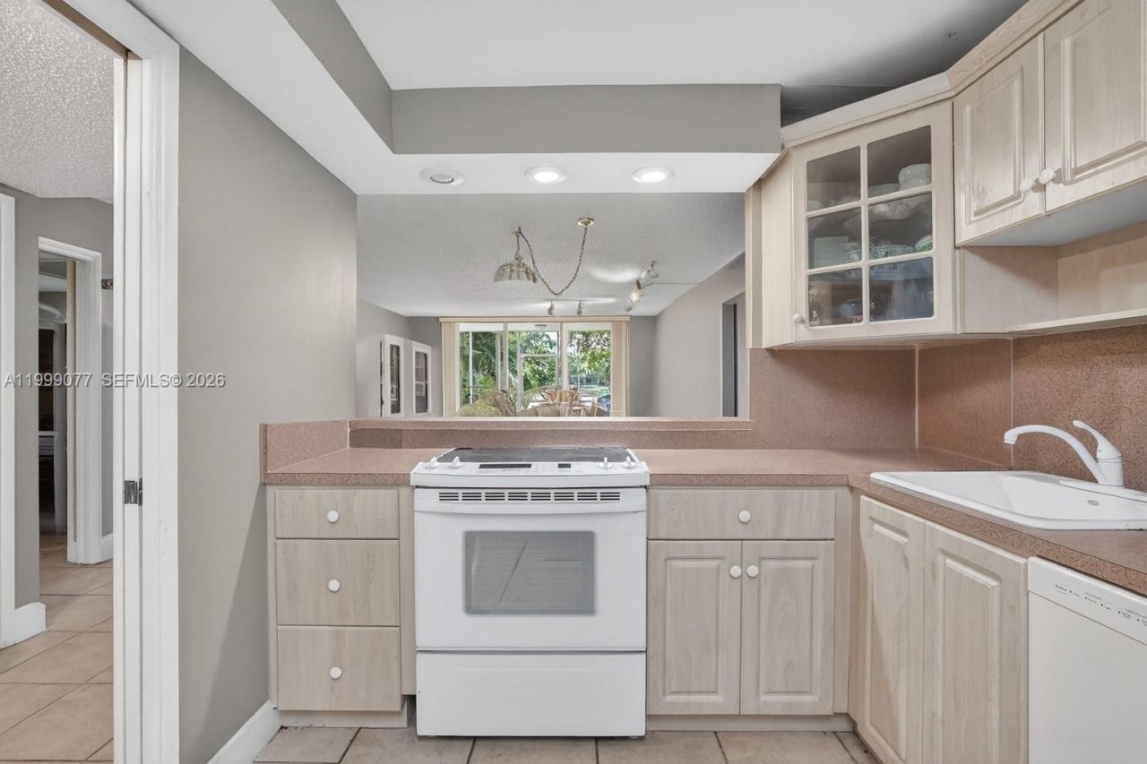 823 Cypress Blvd, Unit 104, Pompano Beach, FL 33069 Photo